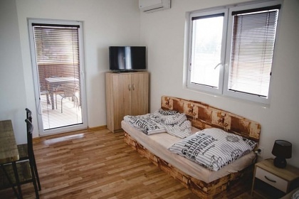 Apartm�nov� chata - term�ln� koupali�t� Vada�