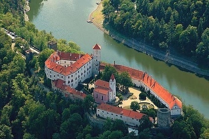 Chata přehrada Vranov - osada Chmelnice - Cornštejn