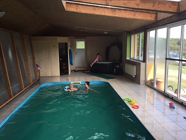 Chalupa Slavkov - bazén - sauna - vířivka