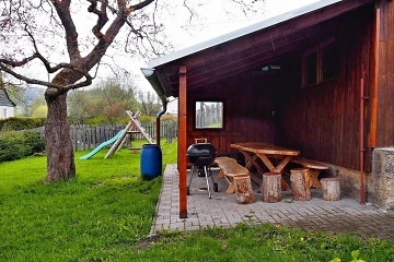 Kru�nohorsk� chalupa se zahradou - Horn� Blatn�