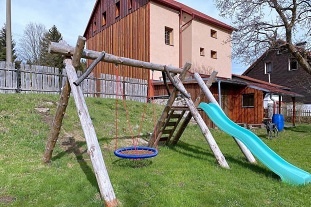 Nov� objekt: Kru�nohorsk� chalupa se zahradou - Horn� Blatn� 4C-039