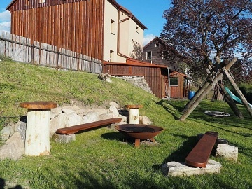 Kru�nohorsk� chalupa se zahradou - Horn� Blatn�