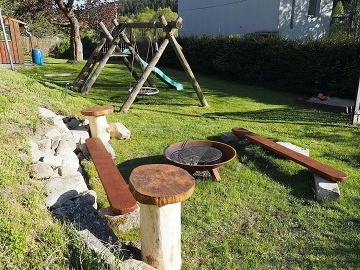 Kru�nohorsk� chalupa se zahradou - Horn� Blatn�