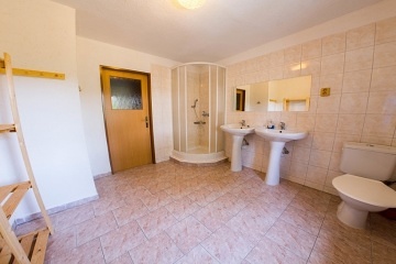 Kru�nohorsk� chalupa se zahradou - Horn� Blatn�