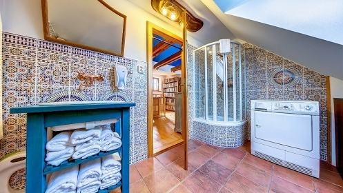 Chalupa pro děti - sauna a koupací sud - hrad Pecka