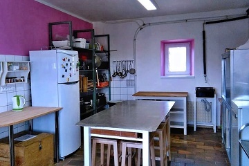 Chata a stany - Ch�ibsk� lesy - hrad Buchlov