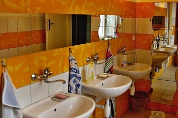 Chata a stany - Ch�ibsk� lesy - hrad Buchlov