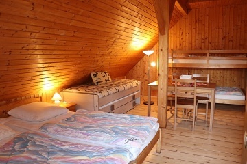 Rouben� chalupa s baz�nem Krkono�e - �ern� hora