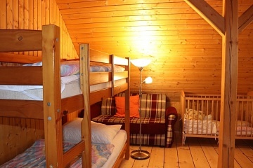 Rouben� chalupa s baz�nem Krkono�e - �ern� hora