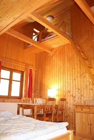 Rouben� chalupa s baz�nem Krkono�e - �ern� hora