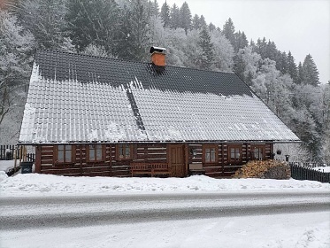 Roubená chalupa s bazénem - Krkonoše - Černý Důl