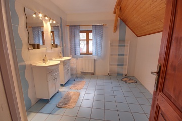 Rouben� chalupa s baz�nem Krkono�e - �ern� hora