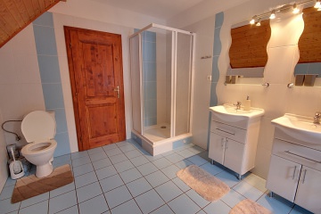 Rouben� chalupa s baz�nem Krkono�e - �ern� hora