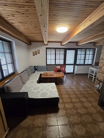 Chata Blan�k s baz�nem - z�mek Konopi�t�