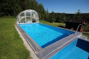 Chata s bazénem - Výhled na Krkonoše - Benecko