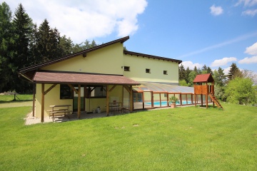 Wellness chalupa a bazn - hrad Lipnice nad Szavou