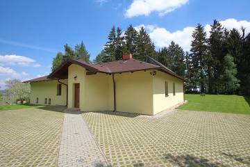 Wellness chalupa a bazn - hrad Lipnice nad Szavou