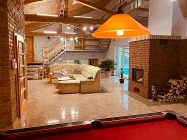 Wellness chalupa a bazn - hrad Lipnice nad Szavou