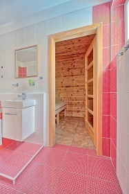 Wellness chalupa a bazn - hrad Lipnice nad Szavou