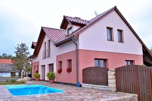 Chalupa s baz�nem - �esk� r�j - L�zn� B�lohrad