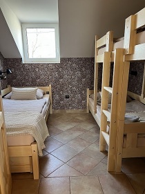 Chalupa a vinn� sklep - P�lava - Nov� Ml�ny