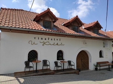 Chalupa a vinn� sklep - P�lava - Nov� Ml�ny