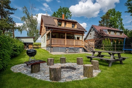 Chata u S�korsk�ho rybn�ka - CHKO Blansk� les