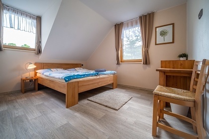 Chata u S�korsk�ho rybn�ka - CHKO Blansk� les