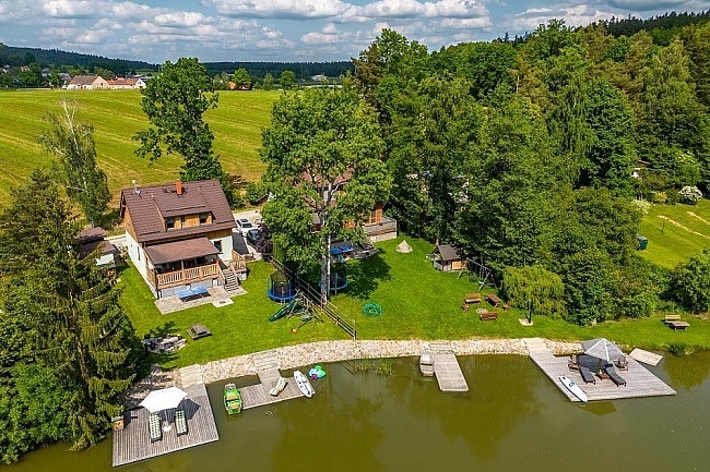 Chata u S�korsk�ho rybn�ka - CHKO Blansk� les