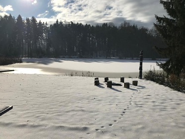 Chata u Sýkorského rybníka - osada Mříč