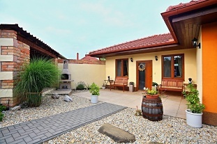 Chalupa a Vinn sklep - Lednicko-valtick arel