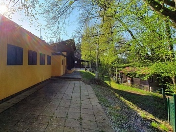 Chata u Slapsk� p�ehrady - z�mek Konopi�t�