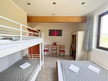 Chalupa s baz�nem �esk� r�j - Kloko�sk� sk�ly