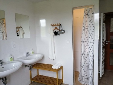 Chalupa s baz�nem �esk� r�j - Kloko�sk� sk�ly