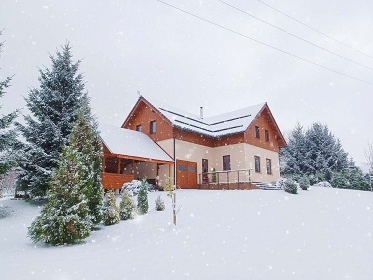 Chalupa s baz�nem �esk� r�j - Kloko�sk� sk�ly