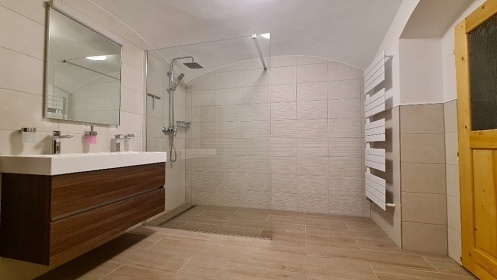 Chalupa �esk� �v�carsko - Tol�tejn - Lu�ick� hory