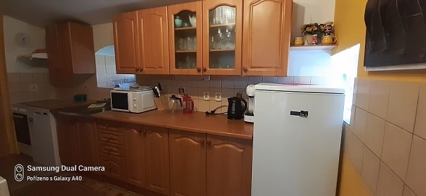 Roubenka vnit�n� baz�n a sauna - Zdobnice