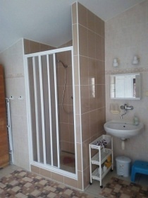 Roubenka vnit�n� baz�n a sauna - Zdobnice