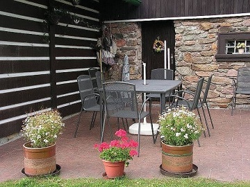 Roubenka vnit�n� baz�n a sauna - Zdobnice