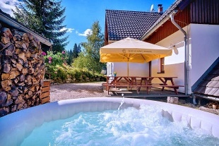 Chalupa a v��ivka - klid a v�hled na Jizersk� hory