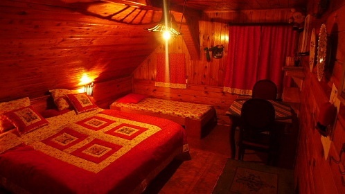 Chalupa s baz�nem - Jizersk� hory a Krkono�e