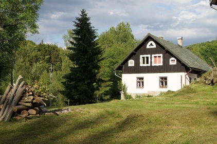 Chalupa s baz�nem - Jizersk� hory a Krkono�e