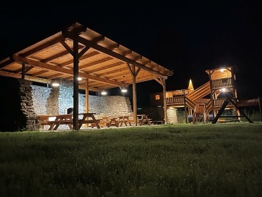 Chalupa s baz�nem - Such� Vrch - Bukov� Hora