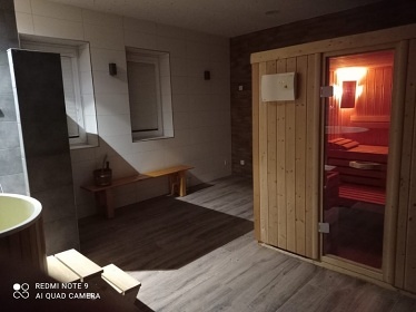 Chalupa s baz�nem - Such� Vrch - Bukov� Hora