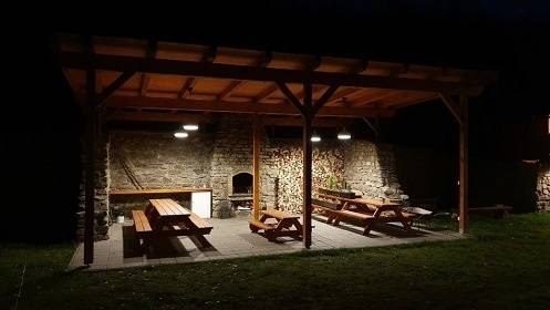 Chalupa s baz�nem - Such� Vrch - Bukov� Hora