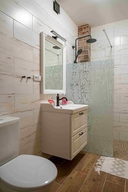 Chalupa s baz�nem - ��slav - Kutn� Hora