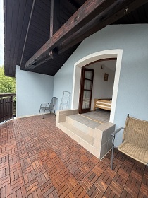 Chalupa s baz�nem - ��slav - Kutn� Hora