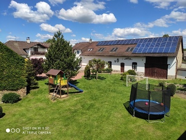 Chalupa s baz�nem - ��slav - Kutn� Hora