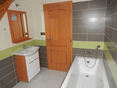 Chalupa s baz�nem - ��slav - Kutn� Hora