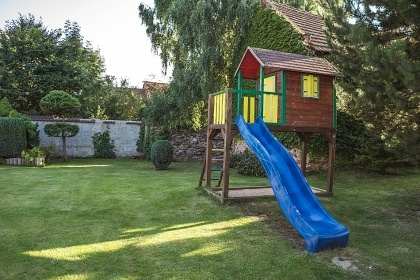 Chalupa s baz�nem - ��slav - Kutn� Hora